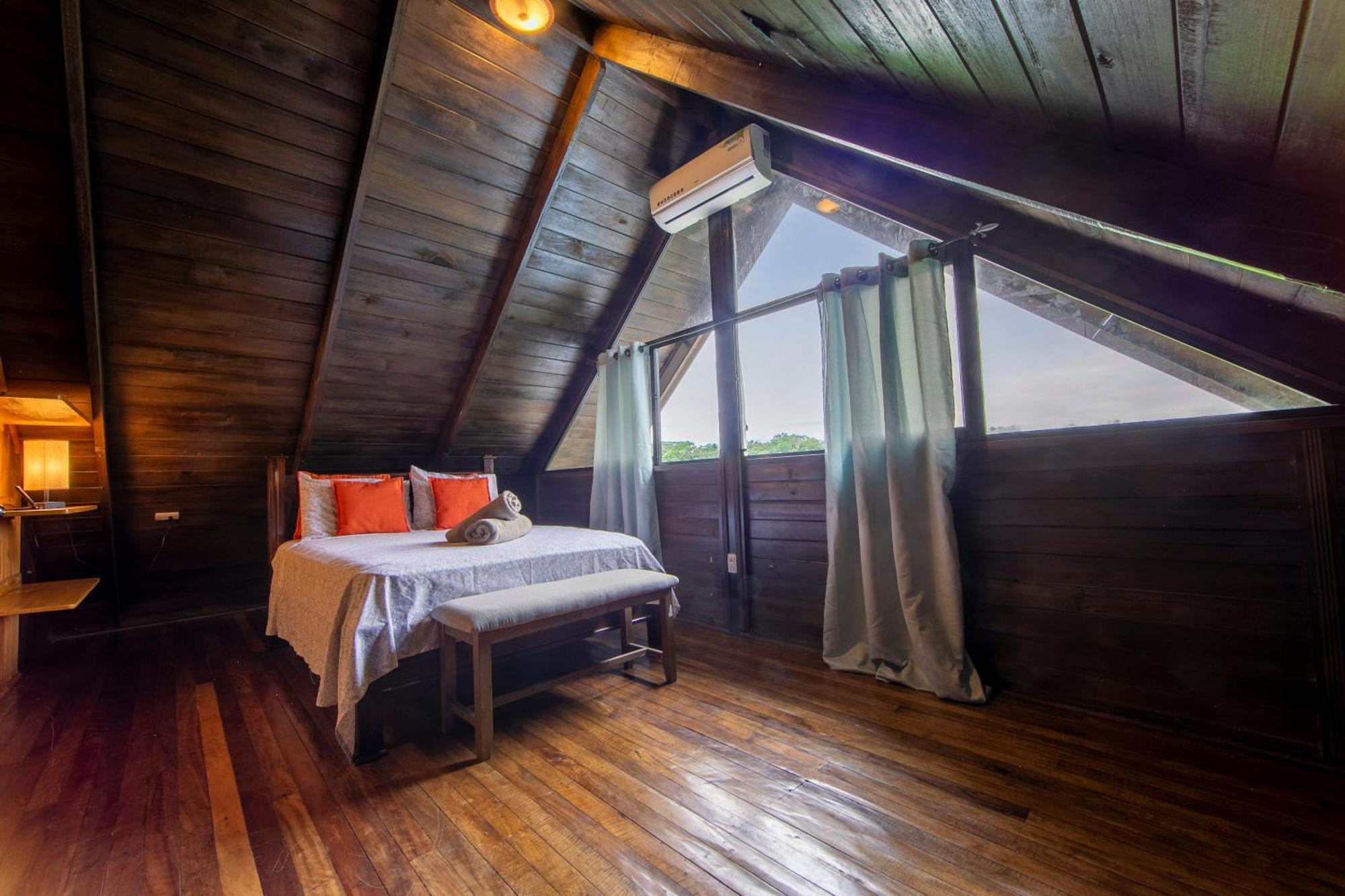 The Toucan Nest - Ac, Gated & Pool La Fortuna